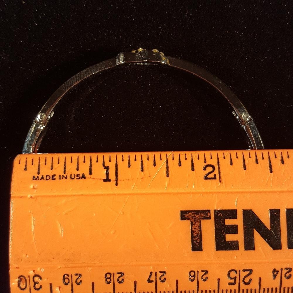Betsey Johnson Bracelet - Picture 4 of 4
